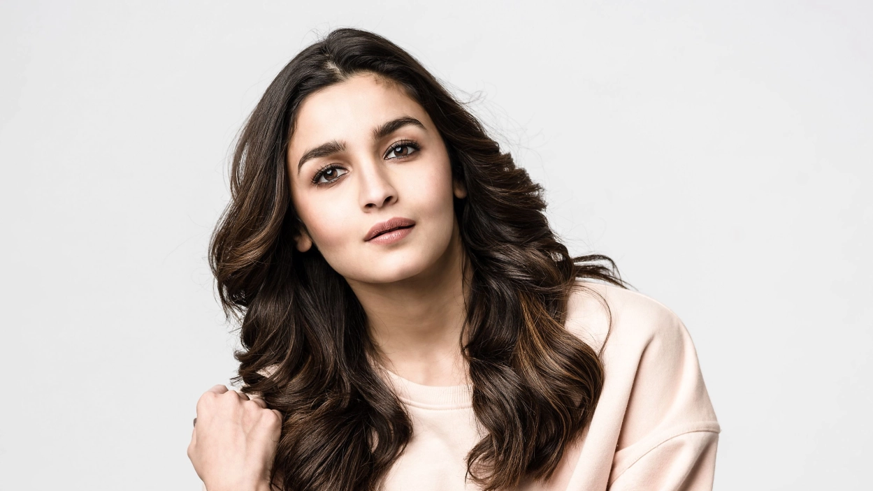 Alia Bhatt continues her love affair with black, gets clicked outside Sanjay Leela Bhansali’s office; PICS